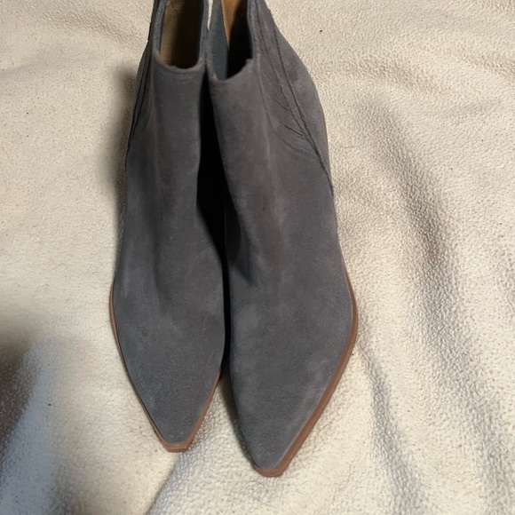 Marc Fisher Gray Suede Boots Sz 8 1/2 - Picture 14 of 14